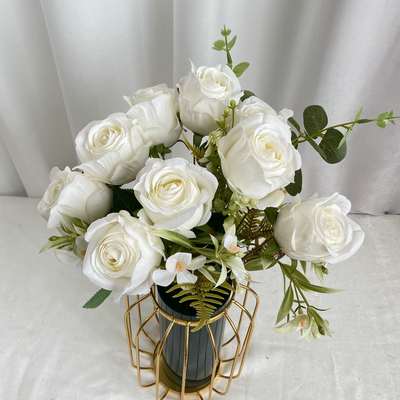 Ein guter Preis. Beschichtetes Gewebe 11 Gabel Mailand Rose Hochzeit Braut mit Blumenstrauß Nordische Ins Heimdekoration Simulation Rose Online
