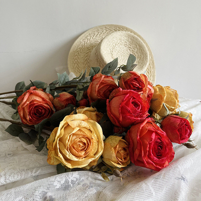 Ein guter Preis. Rose Simulation falscher Blumen Esstisch, Couchtisch Dekoration Bouquet, High-End-Gefühl, verkohlte Kante europäische künstliche Blumendekoration, Wohnzimmer Seidenblume Online