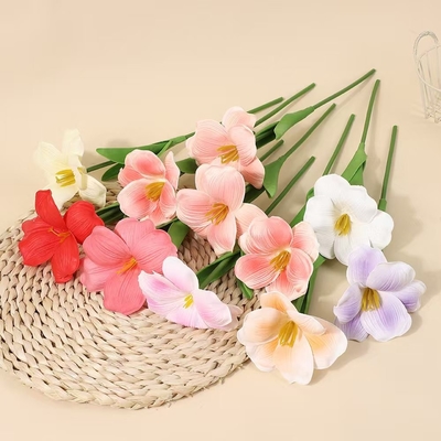 Ein guter Preis. Simulierte Brownie Öffnung Tulpe PU Simulierte Blume Feuchtigkeitsspendende Berührung Hochzeit Wohnzimmer Dekoration Bouquet Fake Blumen Online