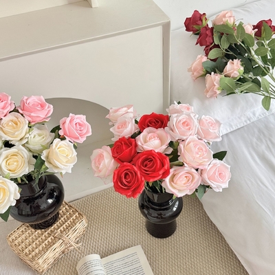 Ein guter Preis. Echtes Rosenstrauß, einzelne falsche Blume, Wohnkultur, Wohnzimmer Esstischdekoration, Hochzeitssaal Blumenarrangement, Dekoration, Blumenarrangement Online