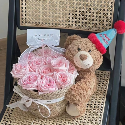 Ein guter Preis. Am Tag des Kindes, dem 1. Juni, gibt es ewige Blumenpuppen, Bärensträuße, Teddybärenumarmungsbehälter und Geburtstagsgeschenke Online