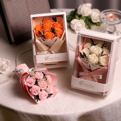 Ein guter Preis. Eine Seifenblume zum Valentinstag und zum Frauentag, ein fertiges künstliches Rosenstrauß, ist ein kreatives Geburtstagsgeschenk für deine Freundin. Online
