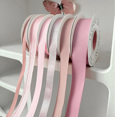 Ein guter Preis. Pink Memory Ribbon Blumenarrangement Verpackung Haarzubehör Geschenkverpackung mit handgefertigtem DIY-Bouquet Online