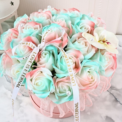 Ein guter Preis. Rosenseife Blumenumarmungs Eimer Geschenk-Box, Qixi Festival Valentinstag zylindrische Blumenarrangement Eimer, Lehrertag Blumenkunst Geschenk-Box, Blumenstrauß Eimer Online