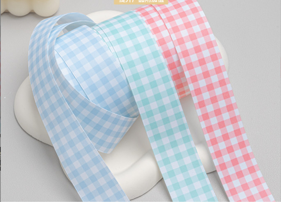 Ein guter Preis. Hochfeste, handgefertigte DIY-Haarschmuck-Seidenbänder, Bekleidungsaccessoires, Geschenkbox-Verpackung, Punktmuster, gestreifte Milchband Online