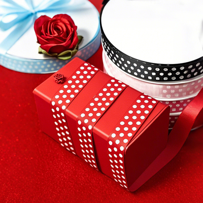 Ein guter Preis. DIY Haarzubehör muss doppelseitiges Polka-Dot-Band in Polyester mit Luo-Ribben für Bogen und Kleidung haben Online