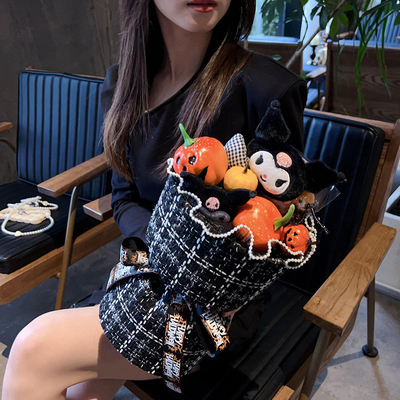 Ein guter Preis. Ein fertiges Geburtstagsgeschenk für ein Mädchen, ein Kürbispuppenstrauß im Stil von Kuromi Little Champs Online