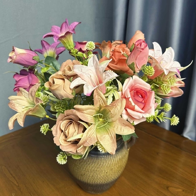 Simulierte Blumen Europäische Rose Lilie Kombination Blumenstrauß Hochzeit Heimdekoration Dekoration Grenzüberschreitend Fälschung Blumenornament