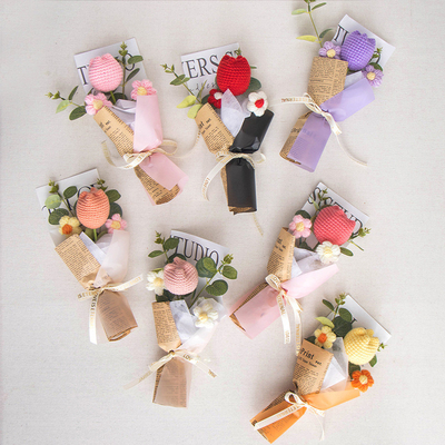Grenzüberschreitend beliebt handgefertigte Häkel Nelke Strickgarne Blume Rose Geschenk-Box Muttertag fertiges Blumenstrauß Geschenk