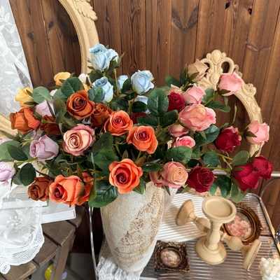 Simulierte Blumenrosen, 6-köpfige Dora Rose Wasserfall, Falschblumen Dekoration, Hochzeitsstrauß Großhandelsdekoration