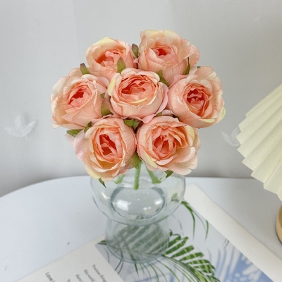 Künstliche Blumen im Ins-Stil mit Vasen, handgeführten Blumensträußen, Valentinstags-Fotoaufnahmen und Geburtstagsgeschenkdekorationen.