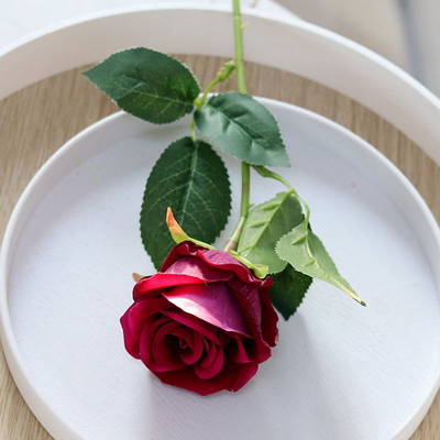 Ein guter Preis. Samtrose künstliche Blume, Rose Wasserfall, Valentinstag falsche Blume, Haus Hochzeitsdekoration, beliebte Check-in Rose Online