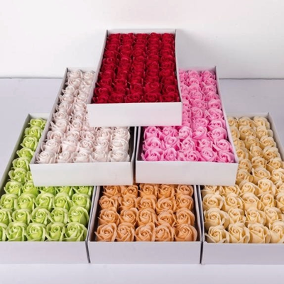 Ein guter Preis. Drei-Schicht-Seifenblumen-Rosenköpfe, handgefertigte duftende künstliche Rosen zum Valentinstag, Muttertag, Hochzeits- und Heimdekoration Online