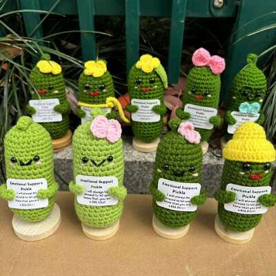 Ein guter Preis. Süße positive Energie, emotionale Gurkengurke-Puppe, handgestrickte Häkelpuppe, Stressabbau, kreatives Geschenk, Amigurumi, handgefertigtes Spielzeug Online