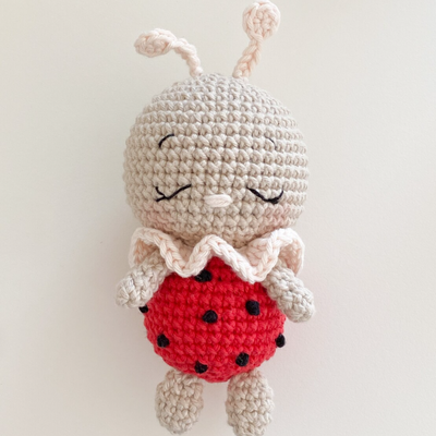 Ein guter Preis. Cute Mini Crochet Baby Ladybug Toy Soft Amigurumi Bee Doll with Organic Cotton Fabric PP Cotton Filling Mesh Lining Online