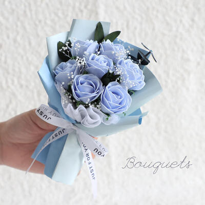Ein guter Preis. Großhandel Handgefertigte Rose Seife Blumengutschachtel Bouquet mit Sternenstring Lichter Umweltschonende künstliche Seife Rose zum Muttertag Geburtstag Feiertagsgeschenk Online