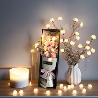 Ein guter Preis. Hochwertiger künstlicher Seifenblumenstrauß mit LED-Lichtern für 2026, Valentinstag, Muttertag, Halloween, Abschluss, Geschenkbox Online