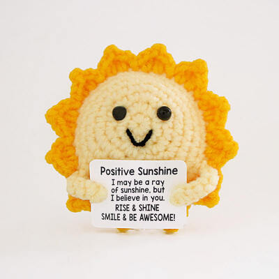 Ein guter Preis. Neue Hot Sale Umweltschonende Handgemachte Emotionale Unterstützung Sonne/Mond Volkskunst Häkelwollpuppe mit Pflanzenmuster zum Jahrestag Online