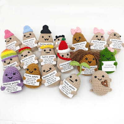 Ein guter Preis. 200 Stile, individueller Text, handgemachte Kawaii-Häkelgurke, Blumen, positive Kartoffel, emotionale Unterstützung, Häkeltiere, Puppe Online
