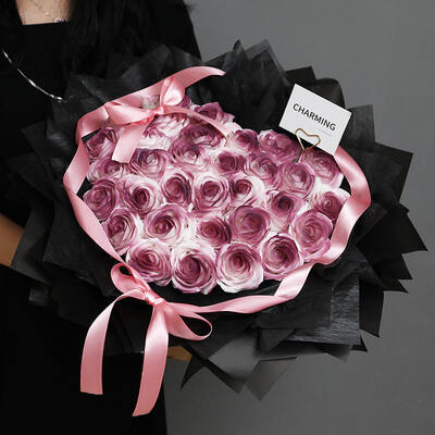 Ein guter Preis. Handgefertigte künstliche Blumen, Valentinstagsgeschenke, duftende Großhandelspreise, hochwertiger, anpassbarer Seifenblumenstrauß Online