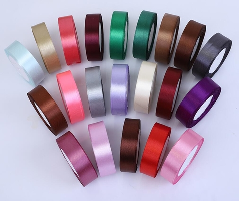 Ein guter Preis. 4.5cm Polyester-stellt einfaches Satin-Geschenk-Verpackungs-Band-Doppeltes Satin-Band für Verpackung gegenüber Online