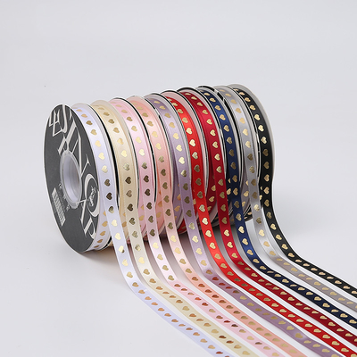 Ein guter Preis. Herz formen Entwurfs-Satin-Band für Breite der Geschenk-Verpackungs-Weihnachtsdekorations-10mm Online