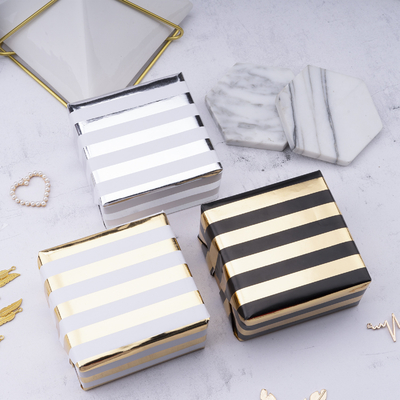 Ein guter Preis. Goldenes silbernes gestreiftes Geschenk-Packpapier bedeckt 85GSm 30 Quadratfuß Packpapier- Online